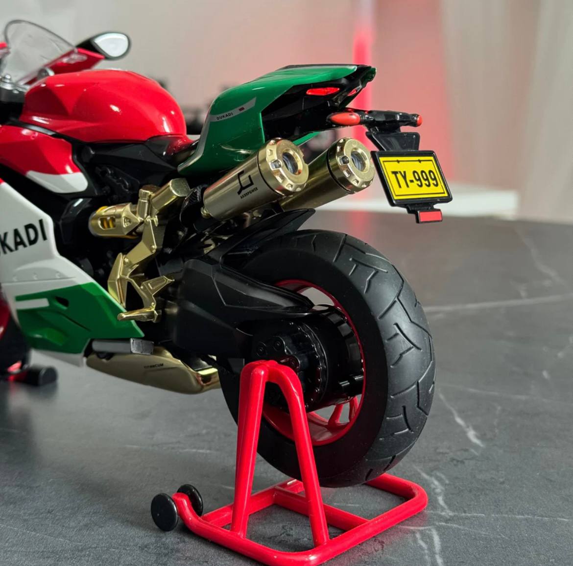 1:9 Ducati 1299 Premium - Con Humo